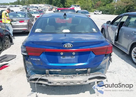 2021 Kia Forte Lxs z USA, uszkodzony, nr VIN 3KPF24AD5ME291444